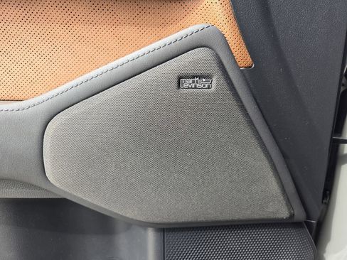 Used 2024 Lexus GX 550 w/ Accessory Package (31) image 30