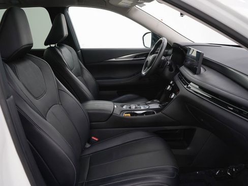 Used 2023 INFINITI QX60 Luxe image 11