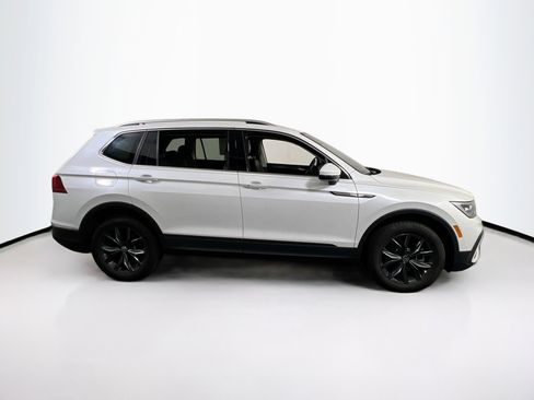 Used 2023 Volkswagen Tiguan SE image 4