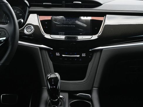 Certified 2024 Cadillac XT6 Sport w/ Technology Package AWD/4WD image 12