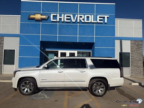 Used 2018 GMC Yukon XL Denali w/ Open Road Package AWD/4WD image 1