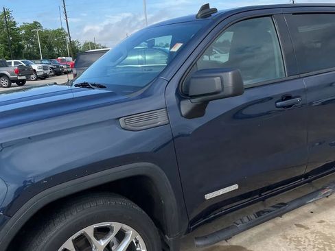 Used 2020 GMC Sierra 1500 Elevation w/ Elevation Value Package RWD image 2