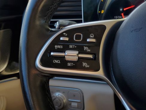 Used 2022 Mercedes-Benz GLE 350 w/ 3rd Row Seat Package image 21