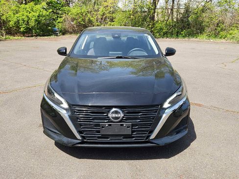 Used 2023 Nissan Altima 2.5 SV FWD image 2