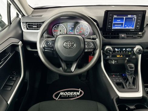 Used 2021 Toyota RAV4 LE AWD/4WD image 19