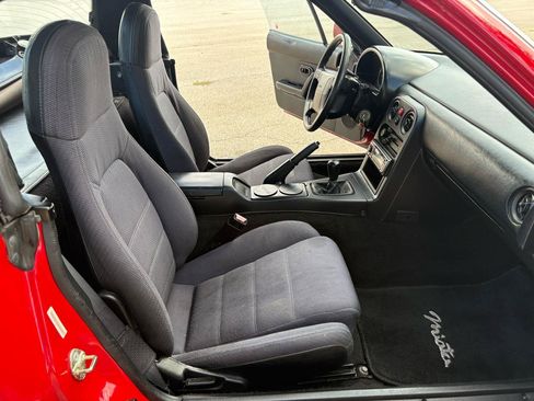 Used 1991 MAZDA MX-5 Miata RWD image 31