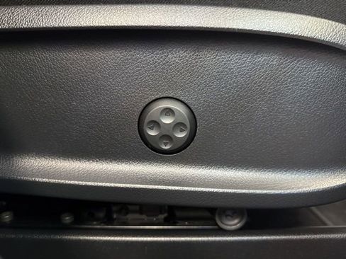 Used 2024 Mercedes-Benz GLA 250 4MATIC image 50