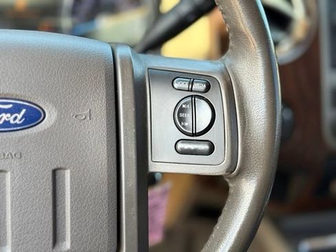 Used 2011 Ford F250 Lariat w/ Lariat Interior Pkg AWD/4WD image 27
