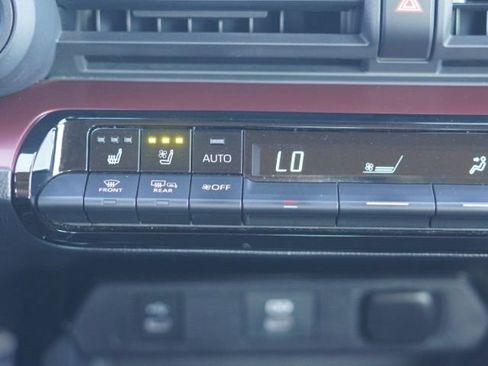 Used 2023 Toyota Prius Prime Premium image 28