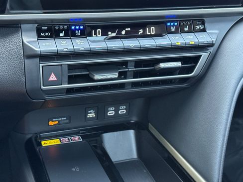 Used 2025 Toyota Camry XSE FWD image 18