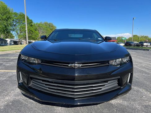 Used 2017 Chevrolet Camaro LT w/ Technology Package RWD image 9