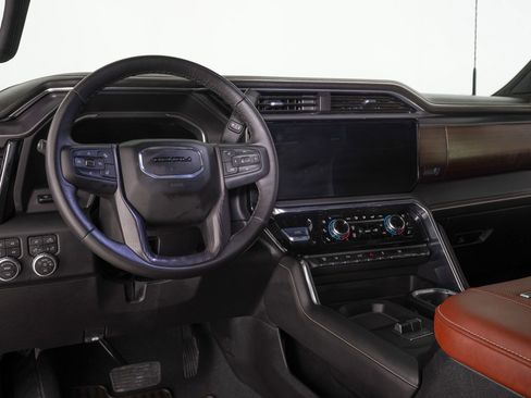 Used 2026 GMC Sierra 3500 Denali Ultimate AWD/4WD image 15