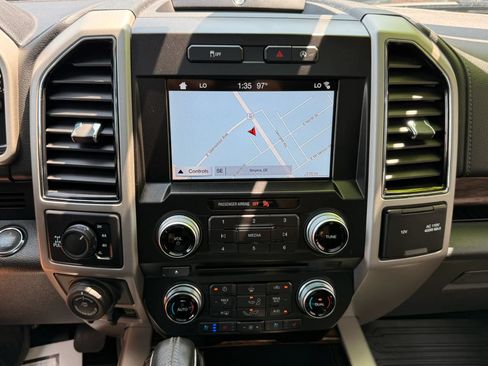 Used 2018 Ford F150 Lariat w/ Equipment Group 502A Luxury AWD/4WD image 22