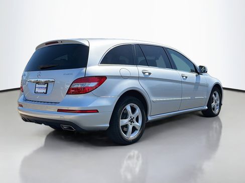 Used 2011 Mercedes-Benz R 350 4MATIC image 2