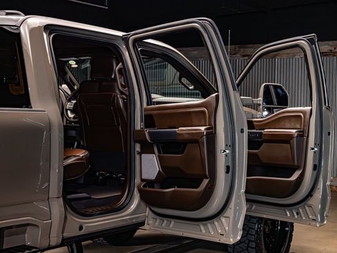 Used 2026 Ford F250 King Ranch w/ Chrome Package image 31