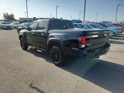 Used 2022 Toyota Tacoma SR5 AWD/4WD image 3