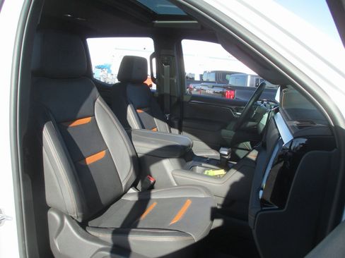 Certified 2024 GMC Sierra 1500 AT4 w/ Technology Package image 24