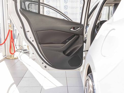 Used 2017 MAZDA MAZDA3 Grand Touring image 33