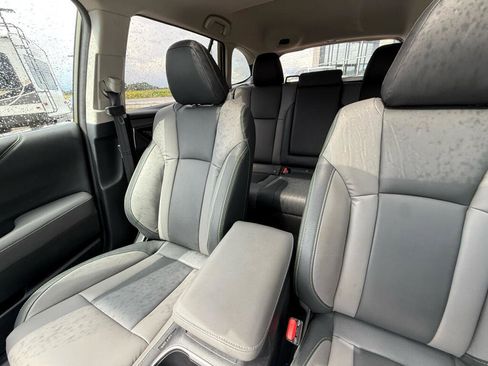 Used 2024 Subaru Outback Onyx Edition image 27