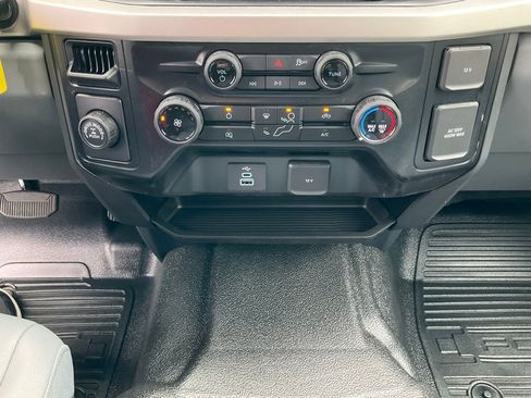 New 2025 Ford F250 XL w/ XL Chrome Package image 60