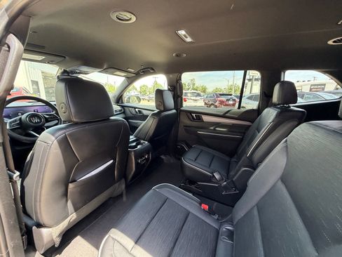 Used 2025 Buick Enclave Sport Touring AWD/4WD image 25