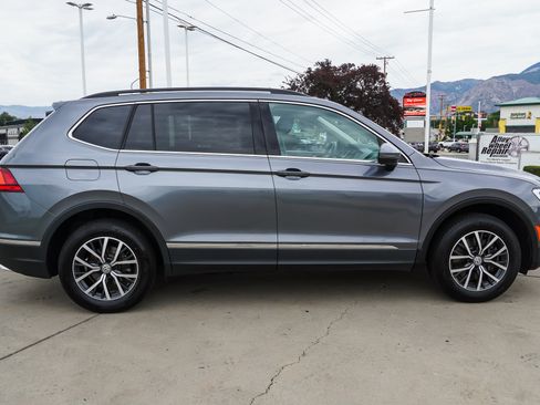Used 2020 Volkswagen Tiguan SE AWD/4WD image 9