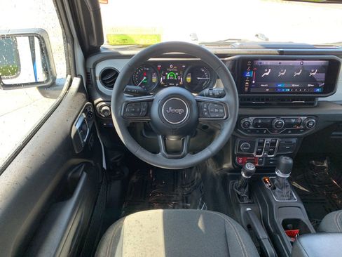 Used 2025 Jeep Wrangler Unlimited Sport S 4xe AWD/4WD image 17