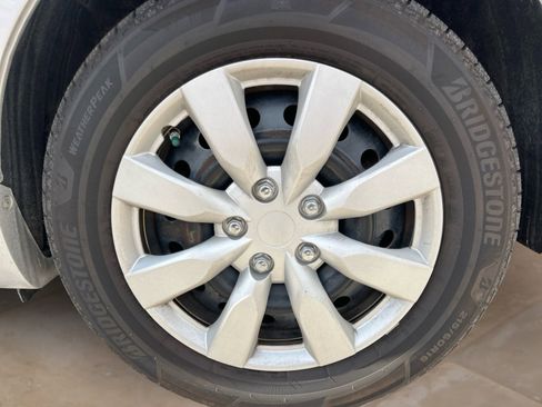 Used 2011 Toyota Camry LE image 20