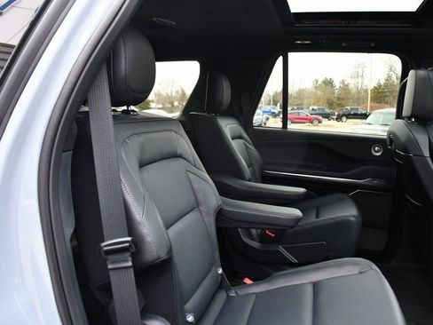 New 2026 Lincoln Navigator Reserve w/ Jet Appearance Package image 18