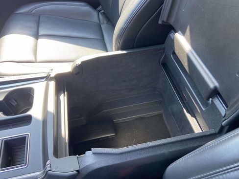 Used 2023 Ford Expedition XLT image 26