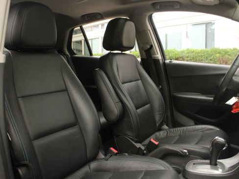 Used 2015 Chevrolet Trax LTZ FWD image 27