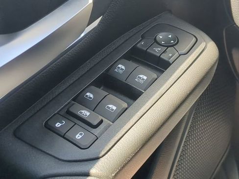 New 2026 RAM 1500 4x4 Crew Cab image 28
