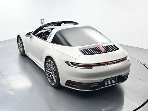 Certified 2021 Porsche 911 Targa 4S image 44