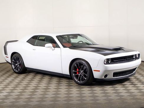 Used 2022 Dodge Challenger R/T Scat Pack w/ Plus Package RWD image 2