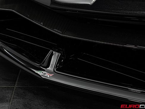 Used 2021 Lamborghini Aventador SVJ AWD/4WD image 16