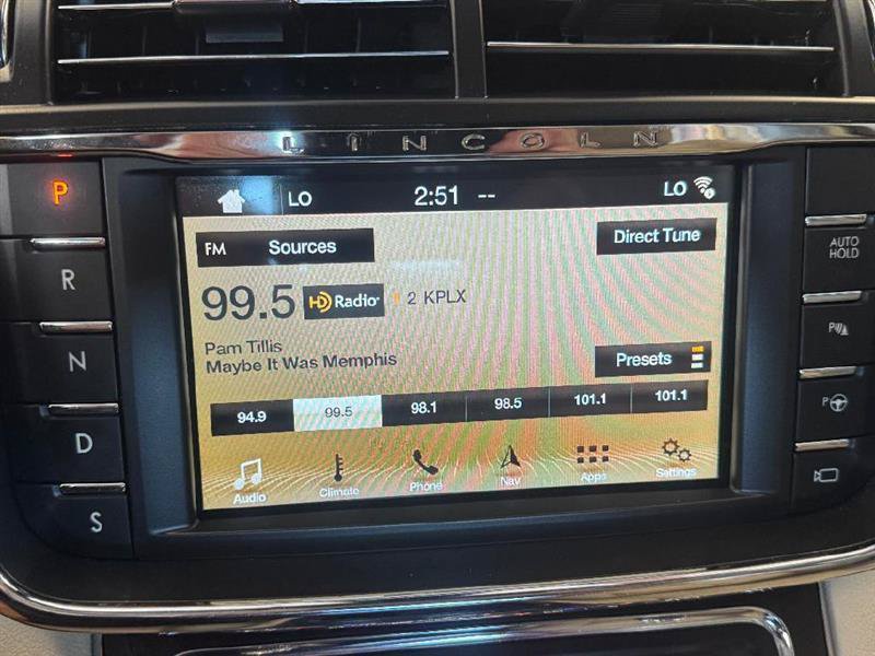 Used 2017 Lincoln Continental Reserve w/ Technology Package FWD image 34