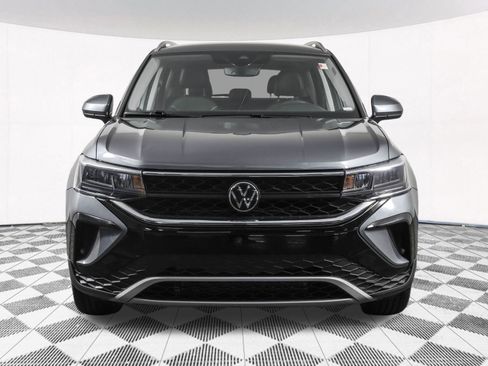 Used 2023 Volkswagen Taos SE FWD image 9