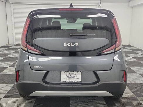 Certified 2023 Kia Soul LX FWD image 5