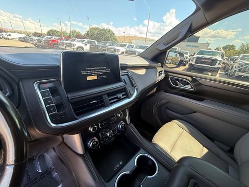 Used 2023 GMC Yukon XL SLT w/ SLT Luxury Package AWD/4WD image 13
