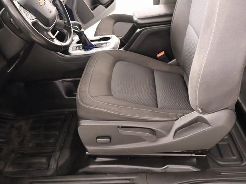 Used 2022 Chevrolet Colorado LT w/ Fleet Safety Package image 10