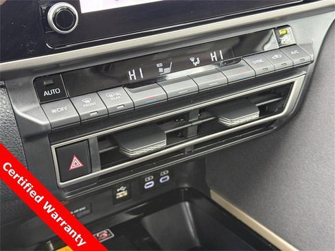 Used 2025 Toyota Camry LE image 28