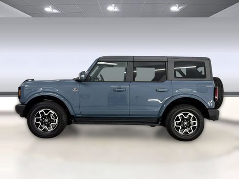 Used 2025 Ford Bronco Outer Banks AWD/4WD image 2