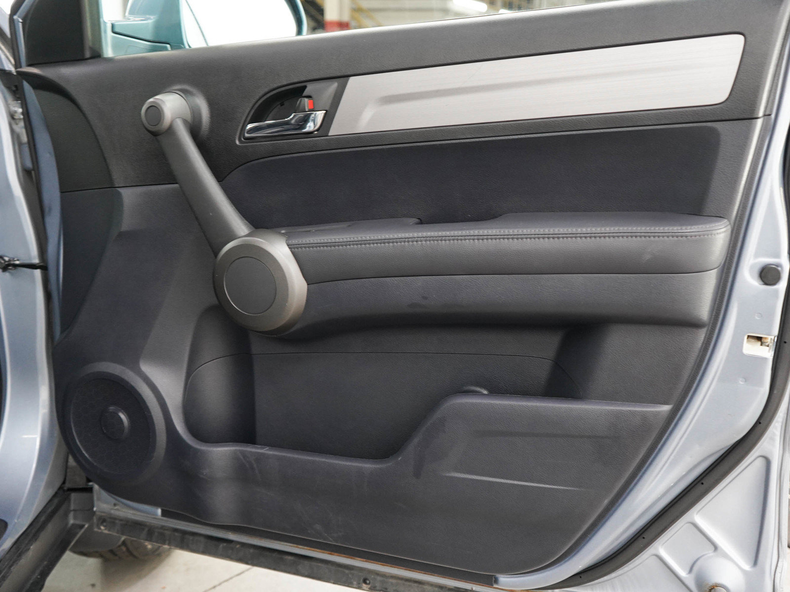 Used 2011 Honda CR-V EX-L image 9