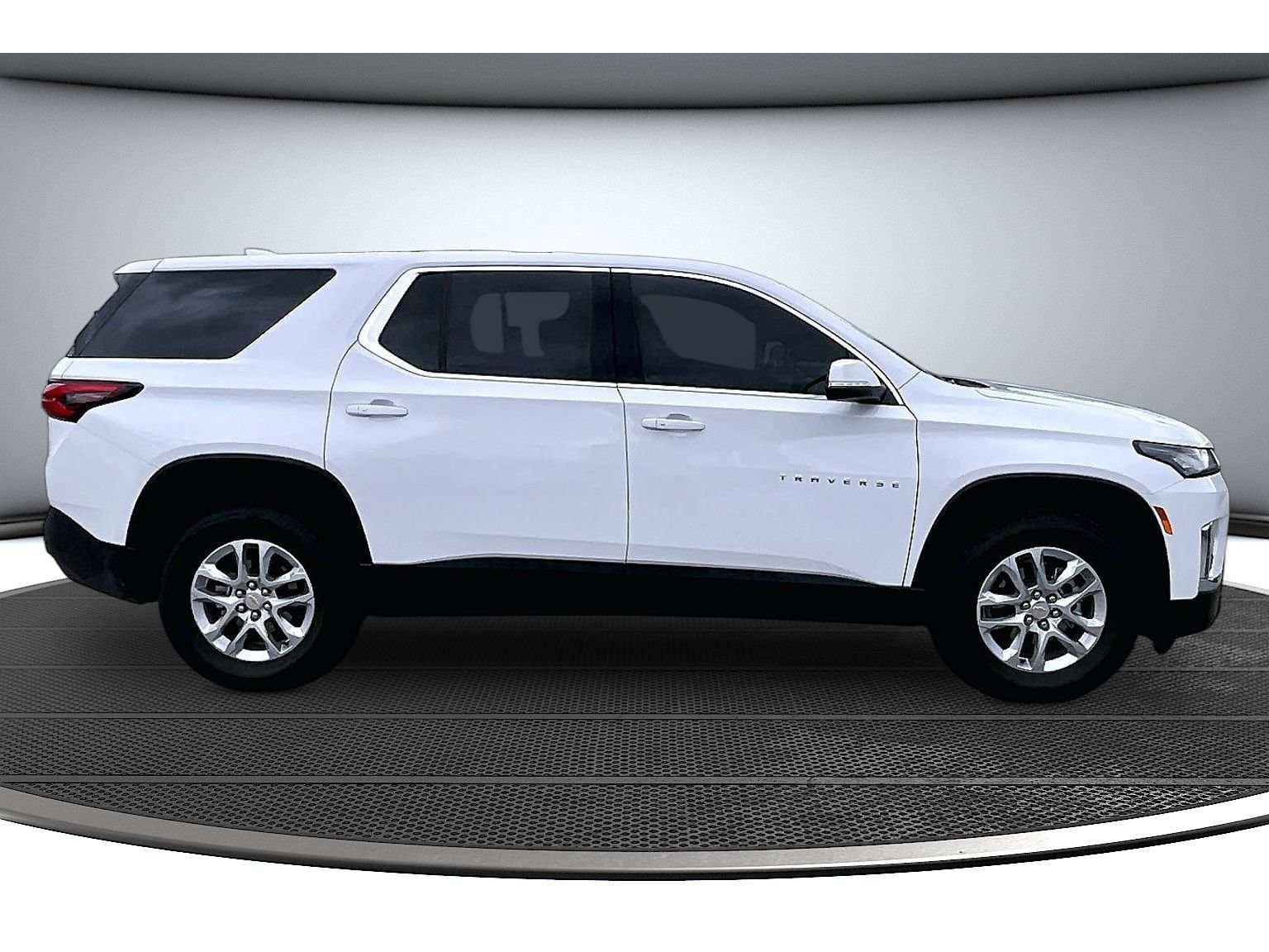 Used 2024 Chevrolet Traverse LS w/ Safety Package FWD image 14