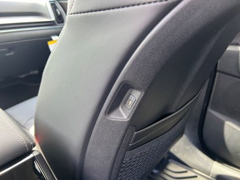 New 2025 Kia Sorento SX FWD image 18