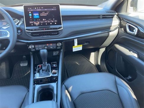 New 2026 Jeep Compass Latitude image 27