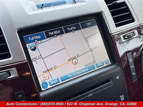 Used 2010 Cadillac Escalade 2WD image 17