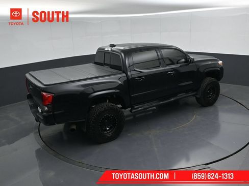Used 2022 Toyota Tacoma SR AWD/4WD image 41