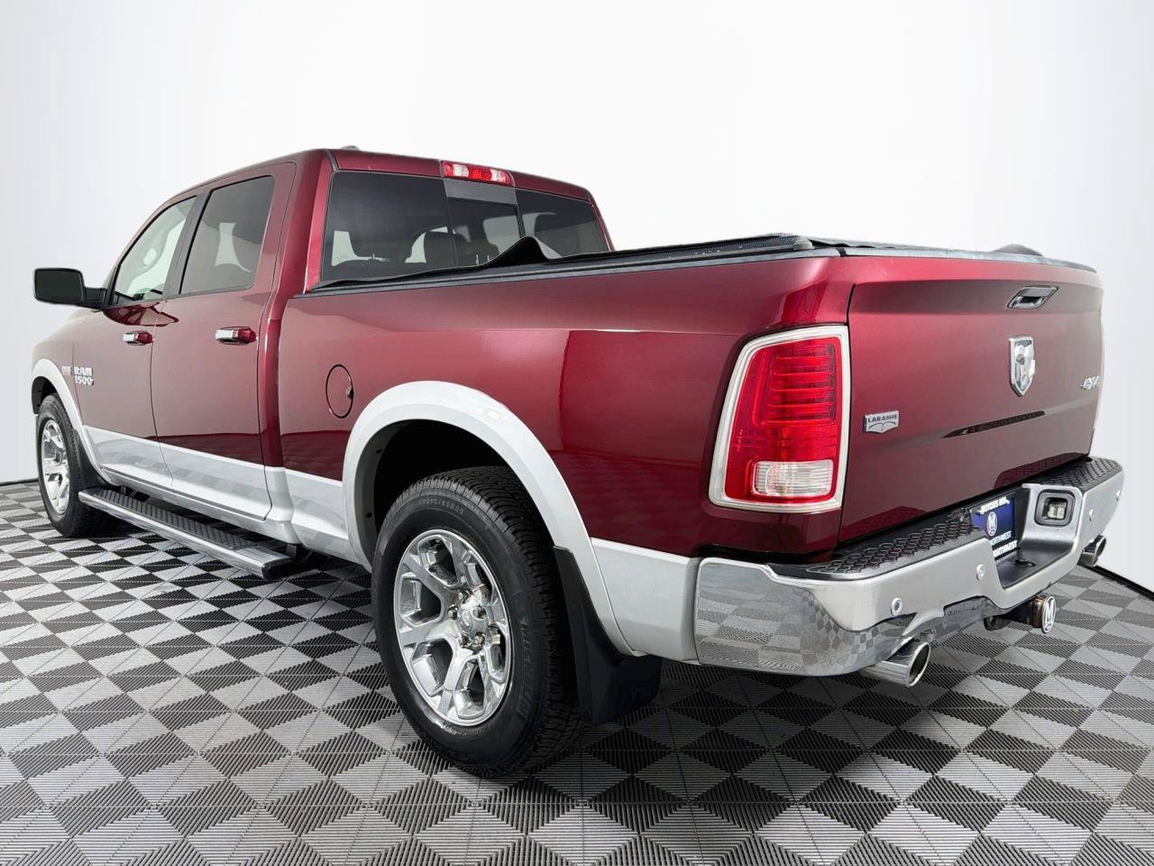 Used 2017 RAM 1500 Laramie w/ Convenience Group AWD/4WD image 8