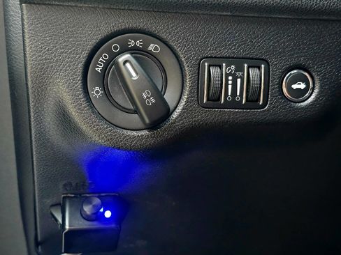 Used 2012 Chrysler 300 SRT8 w/ 19-Premium Speaker Group image 69